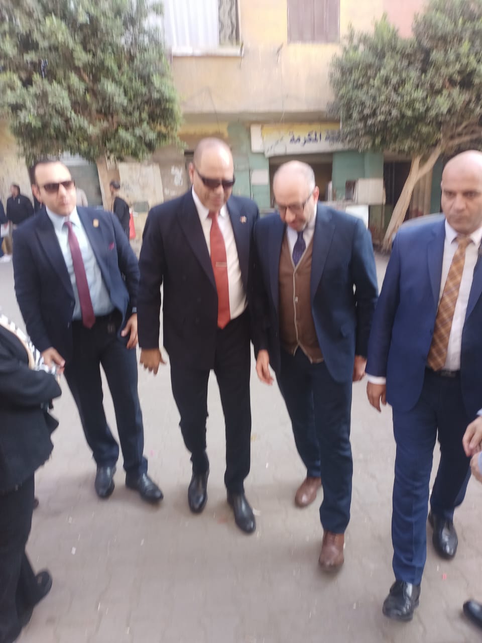 وزير القوى العامله 